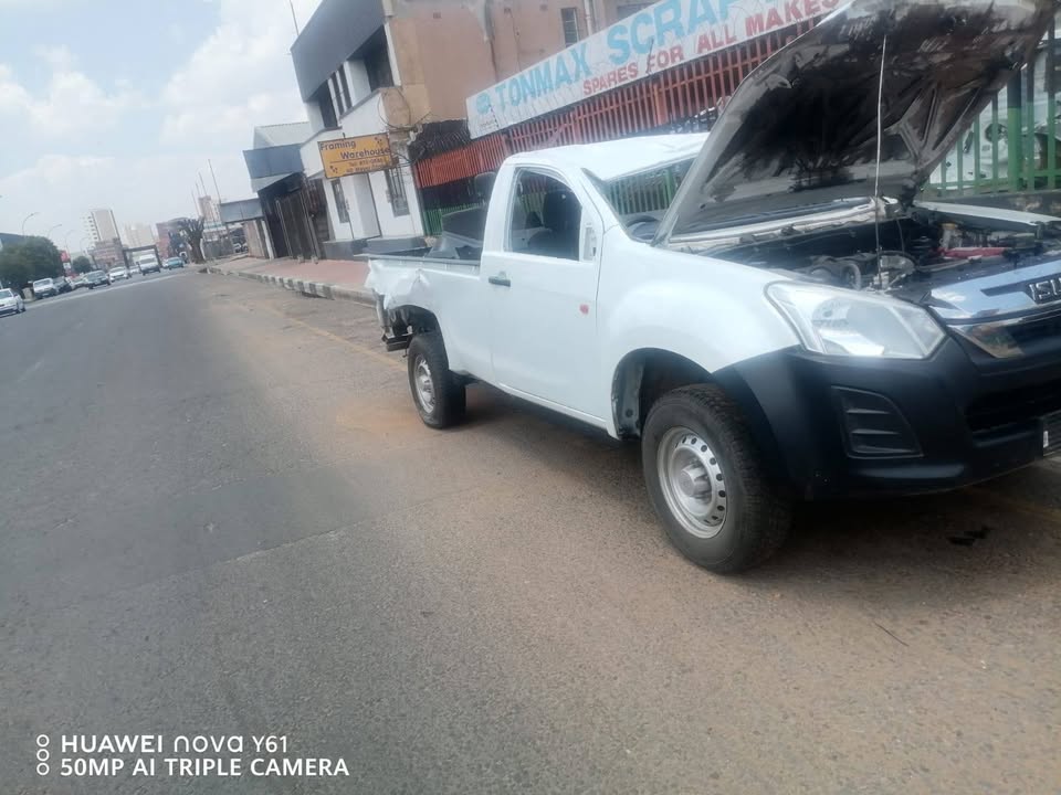 Isuzu dmax 4ja1 stripping - Private Seller Isuzu dmax 4ja1 stripping - Private Seller