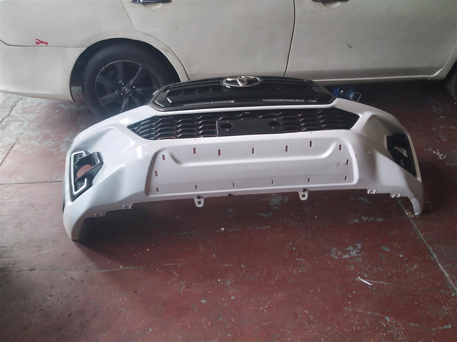 Toyota Hilux GD-6 legend 50 Complete Bumper - Private Seller