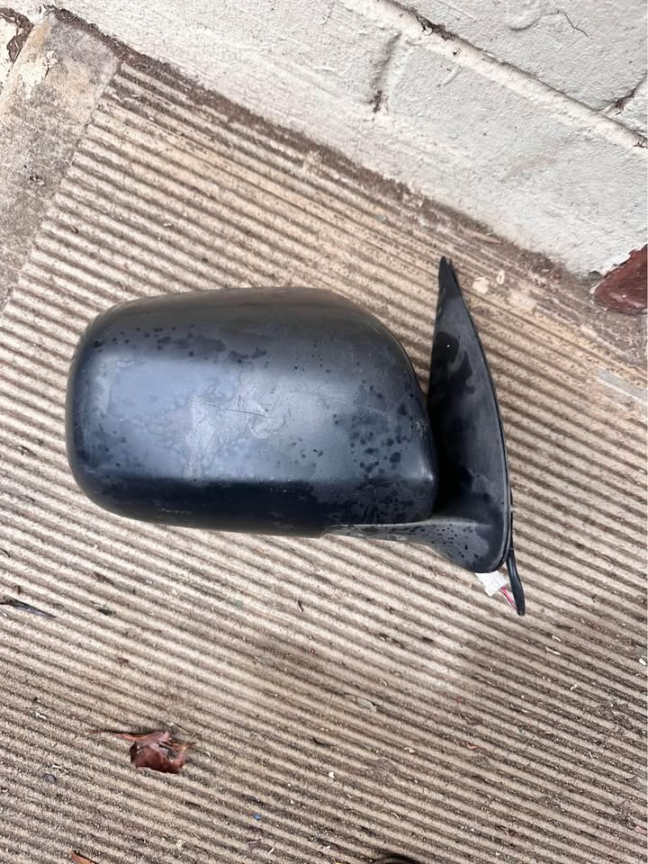 Toyota Hilux right side mirror - Private Seller Toyota Hilux right side mirror - Private Seller