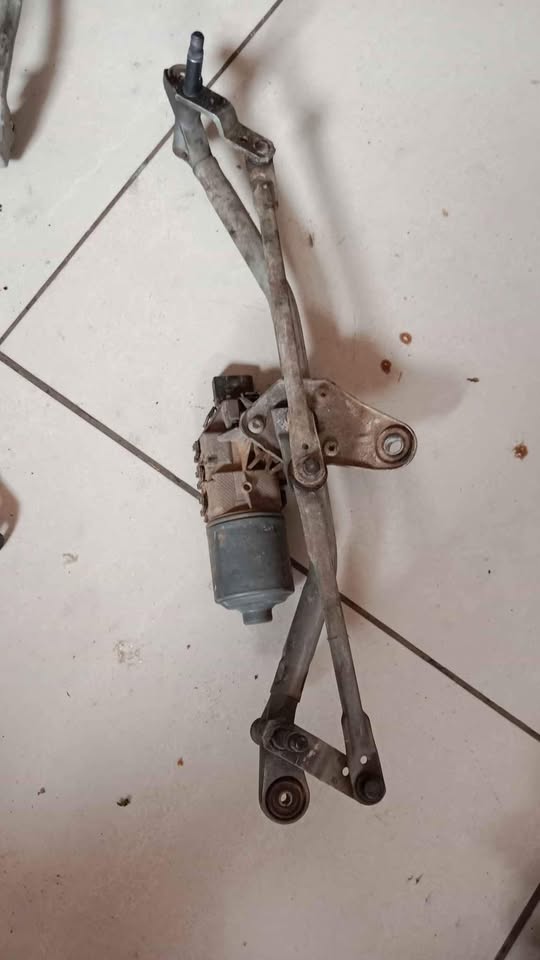 Dodge journey 2012 Wiper motor - Private Seller