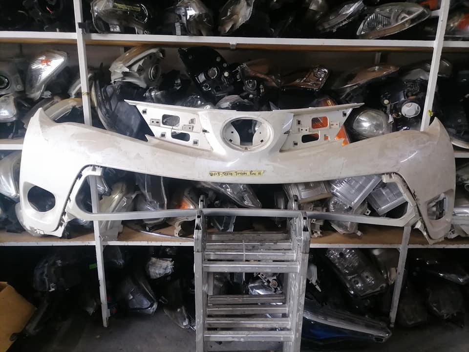Toyota RAV 4 white bumper DM or contact number in the description for assistance. - Private Seller Toyota RAV 4 white bumper DM or contact number in the description for assistance. - Private Seller