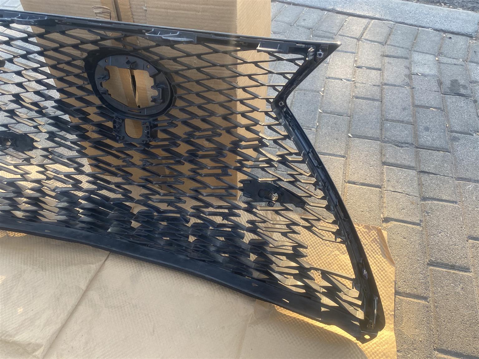 2020 LEXUS NX300 F-SPORT RADIATOR GRILLE FOR SALE. IN PRISTINE CONDITION