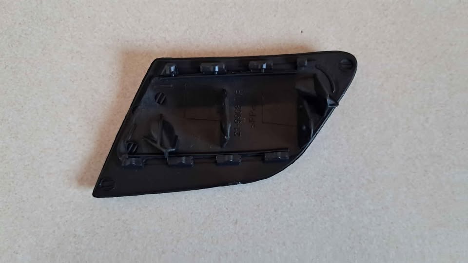 VW GOLF 5 GTI NEW FRONT BUMPER WASHER NOZZLE COVERS FORSALE