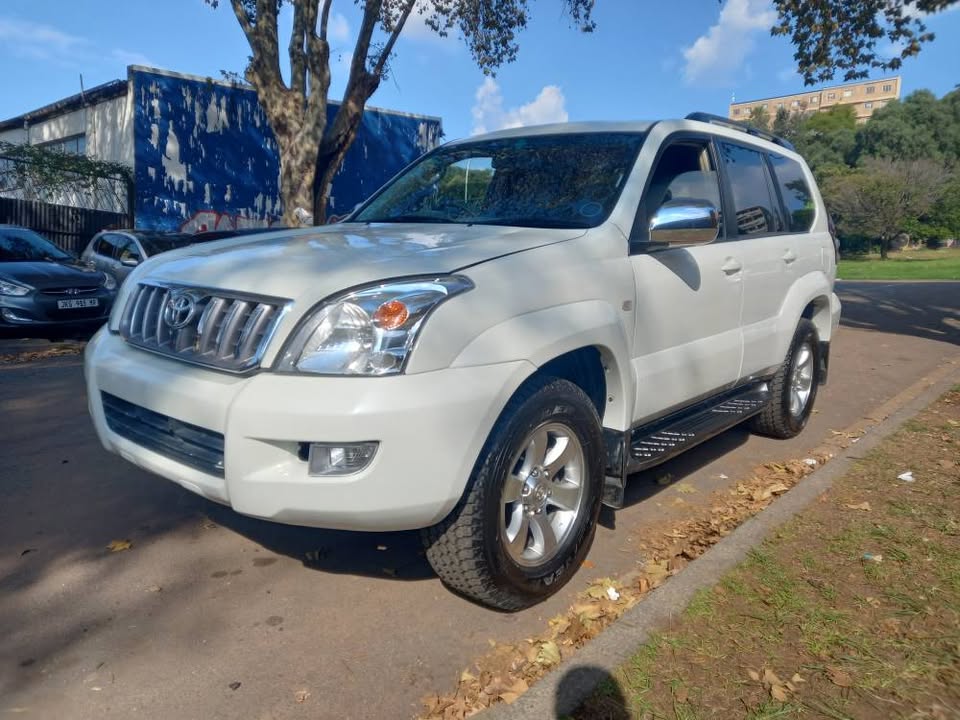 2009 Toyota Prado V6 Petrol, Automatic 4x4, Leather seat, Spere key, Service book