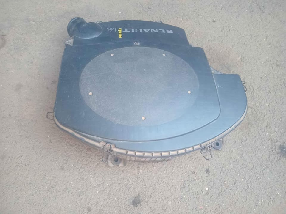 2012 Renault sandero 1.6 throttle body airfilter cover for sale - Private Seller 2012 Renault sandero 1.6 throttle body airfilter cover for sale - Private Seller