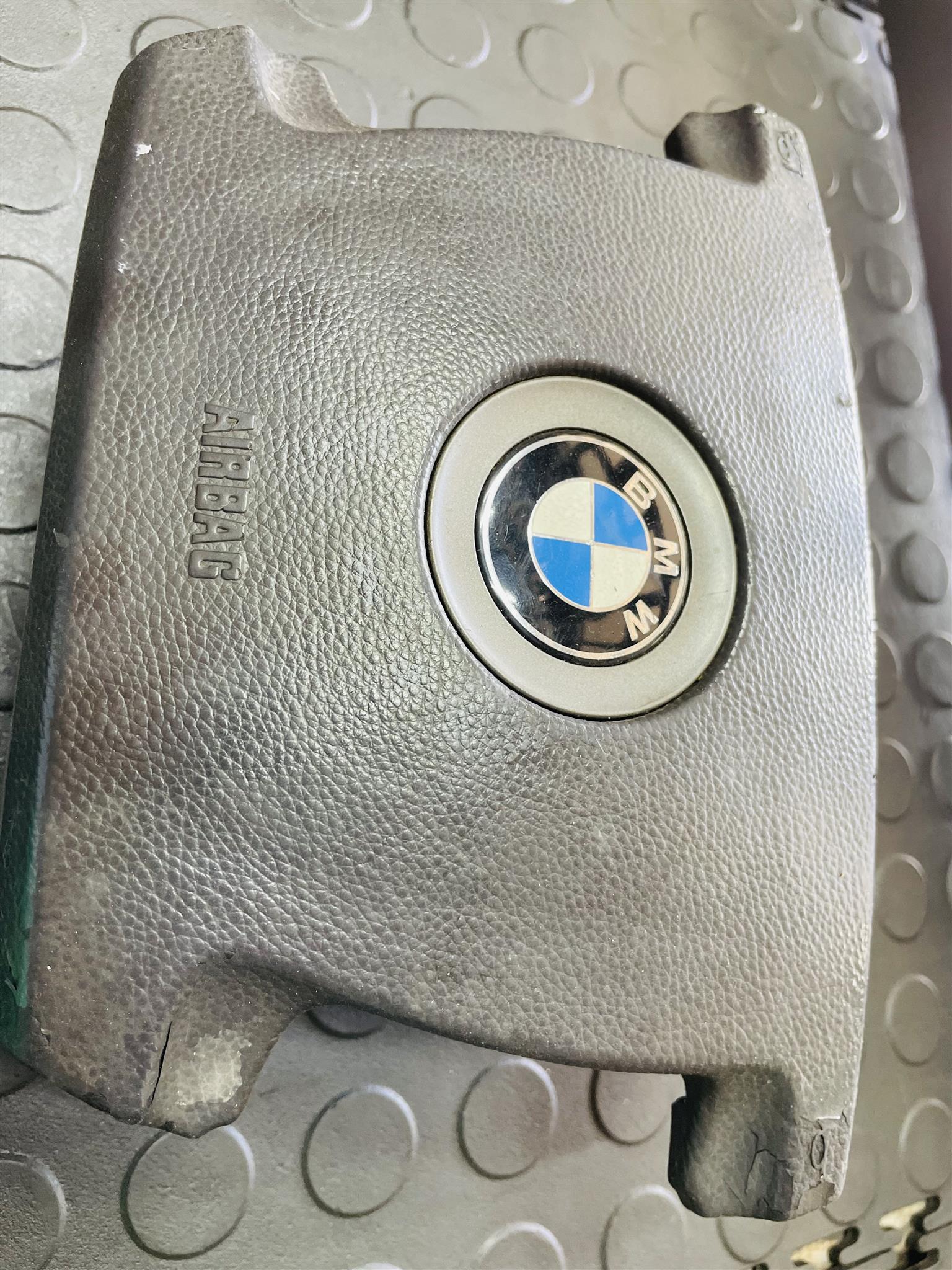 2002-2005 BMW 745i Li E65 E66 Steering Wheel Air Bag - Private Seller 2002-2005 BMW 745i Li E65 E66 Steering Wheel Air Bag - Private Seller