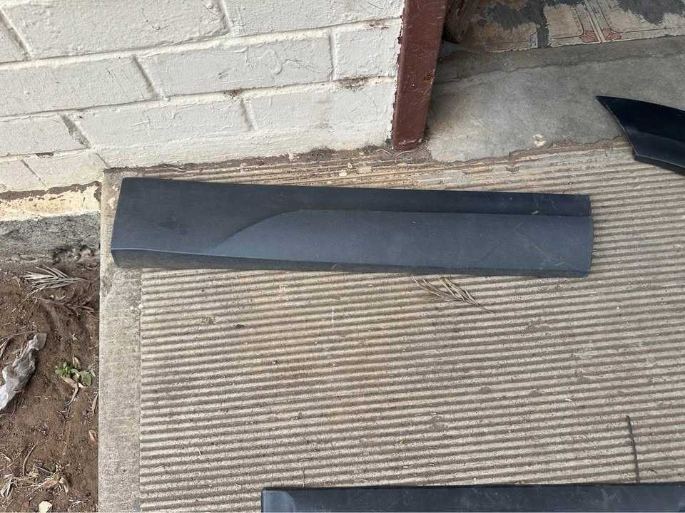 Audi Q5 right Door Molding - Private Seller Audi Q5 right Door Molding - Private Seller