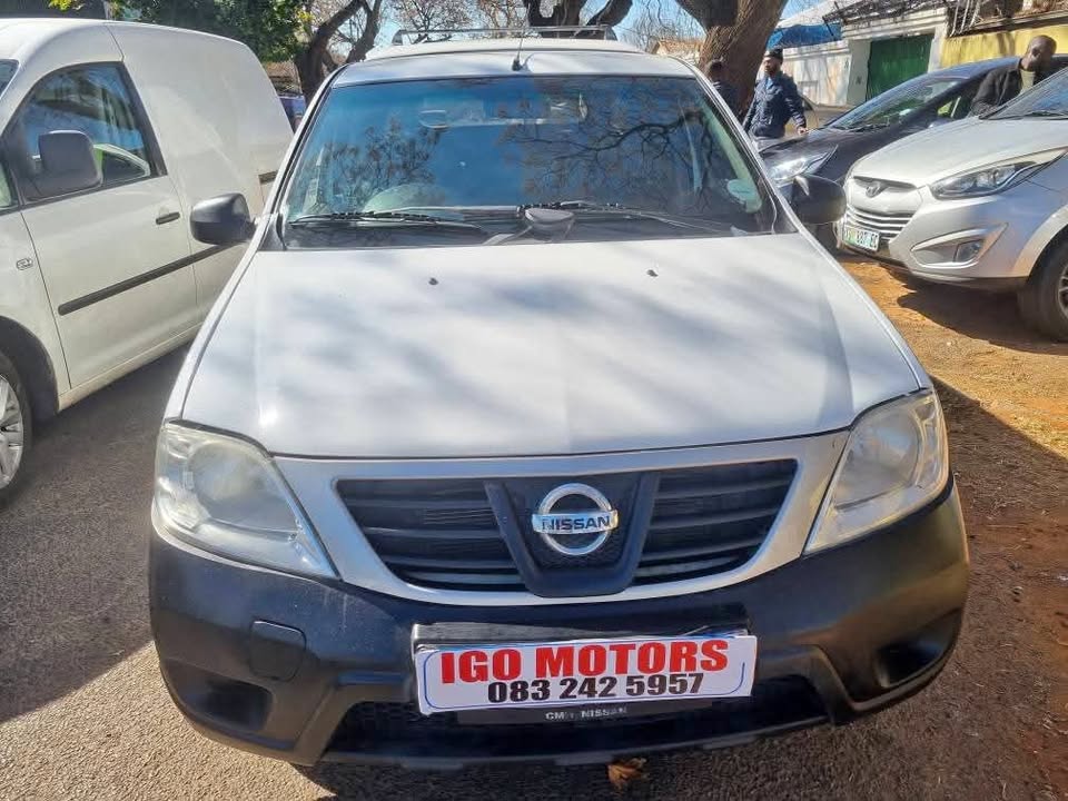 2017 Nissan NP200 1.6i manual 78000km Mechanically Perfect with Canopy, Clothes Seat interior