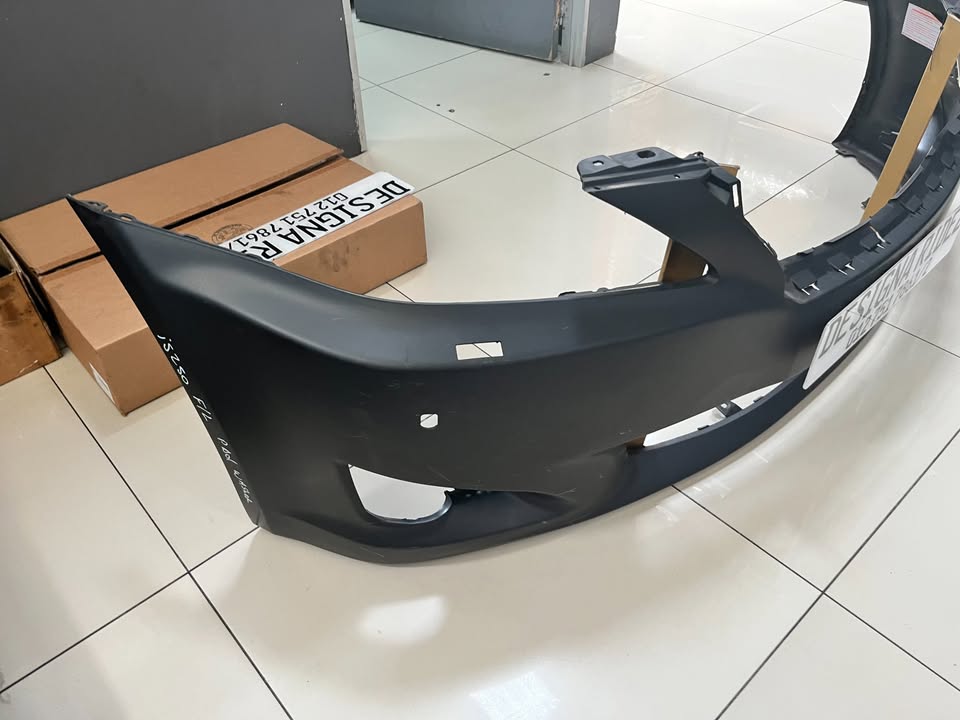 LEXUS is250 FACE-LIFT FRONT BUMPER AVAILABLE. - Private Seller LEXUS is250 FACE-LIFT FRONT BUMPER AVAILABLE. - Private Seller