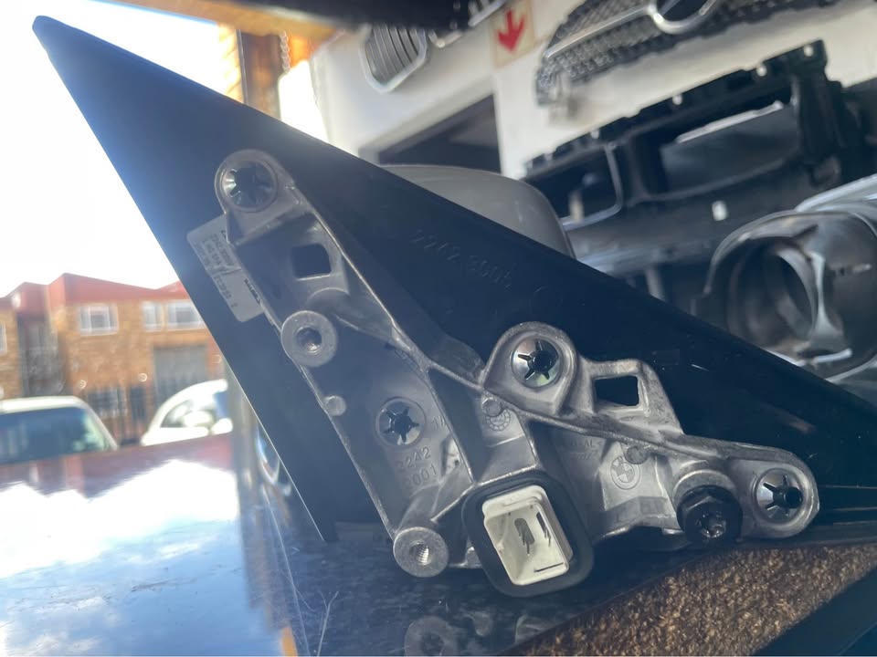 BMW G22/G23 side mirror left side 9 pins