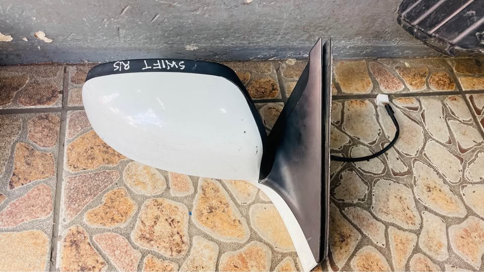 Suzuki Swift side mirror - Private Seller Suzuki Swift side mirror - Private Seller