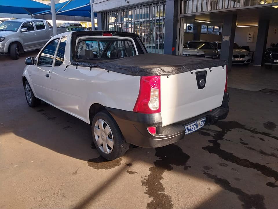 2012 NISSAN NP 200 1.6  MANUEL PETROL WHITE COLOR PRICE