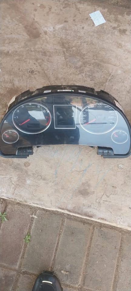 Audi A4 B7 2.0 Cluster - Private Seller Audi A4 B7 2.0 Cluster - Private Seller