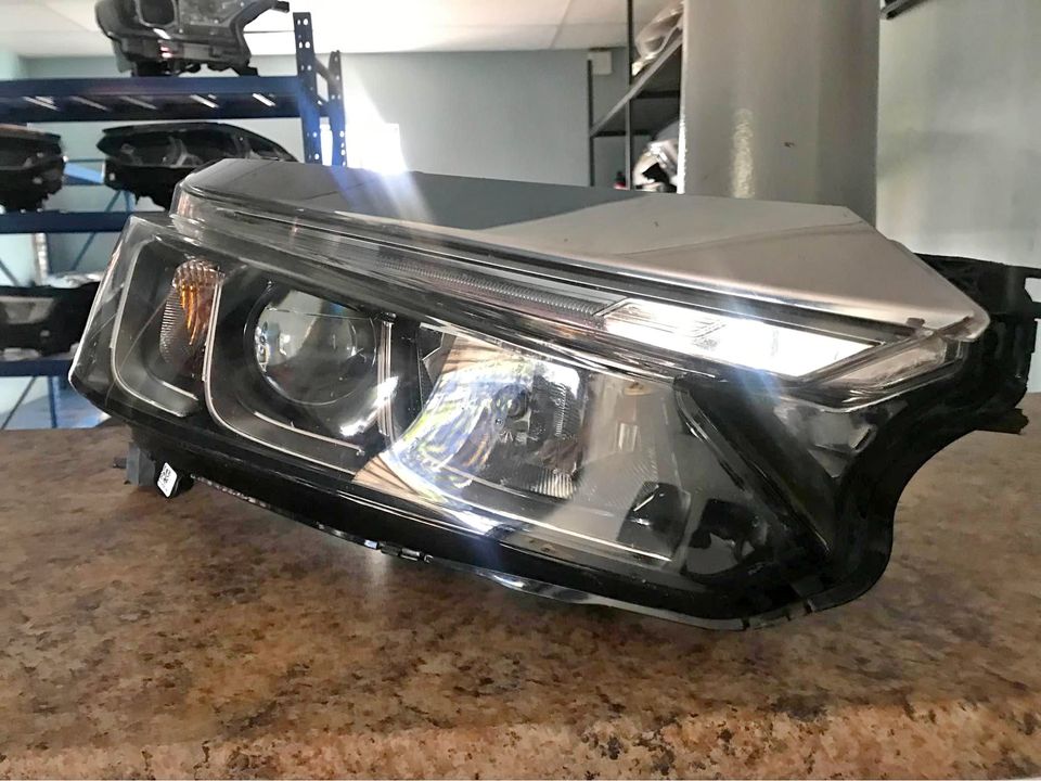 2022 Honda headlight right side - Private Seller