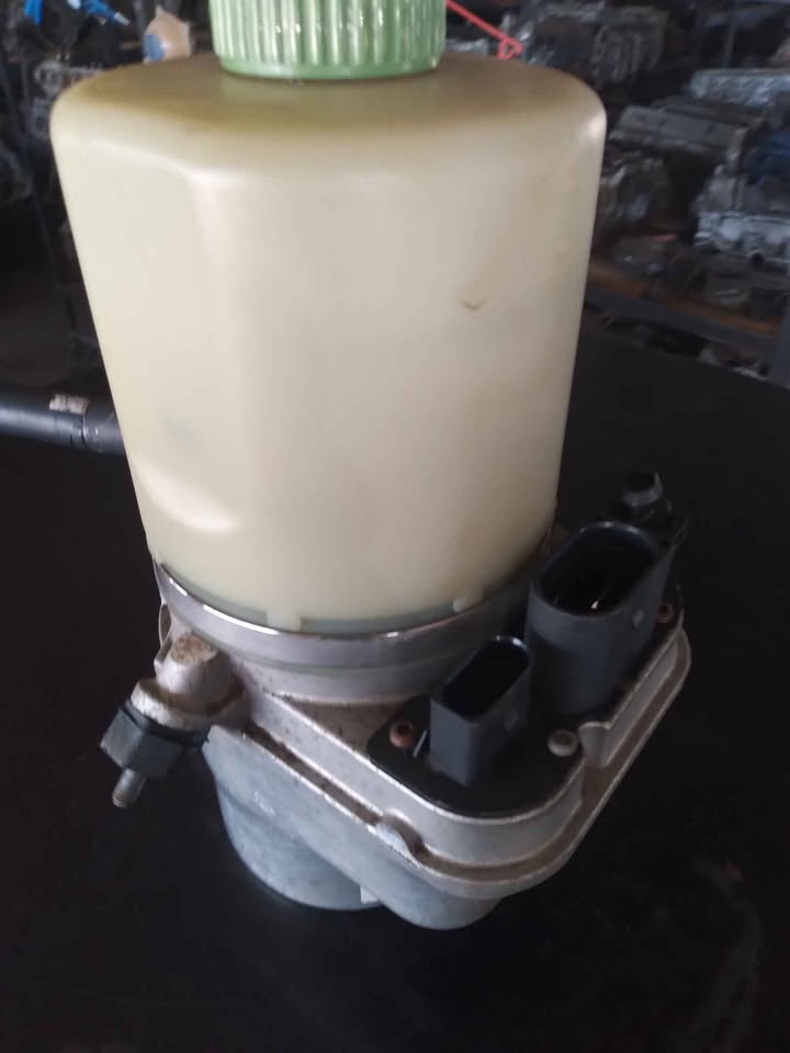 Vw polo 6 blue motion electric steering pump for sale please contact us for more details - Private Seller
