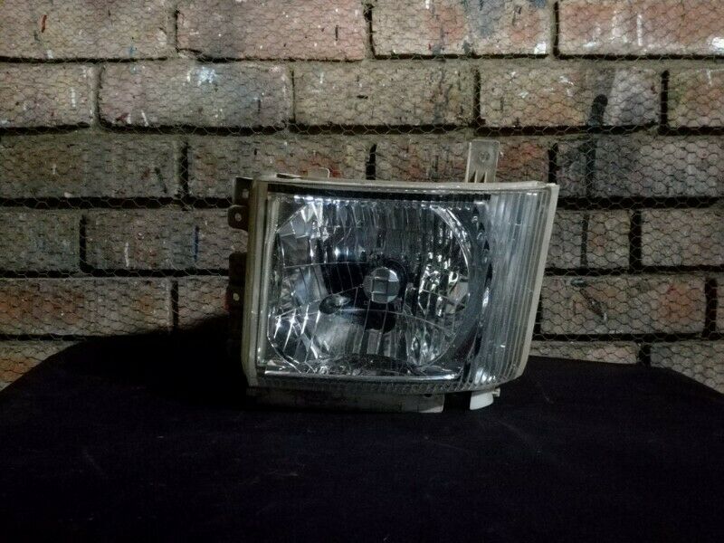 Isuzu ELF N Left side Headlight - Private Seller Isuzu ELF N Left side Headlight - Private Seller