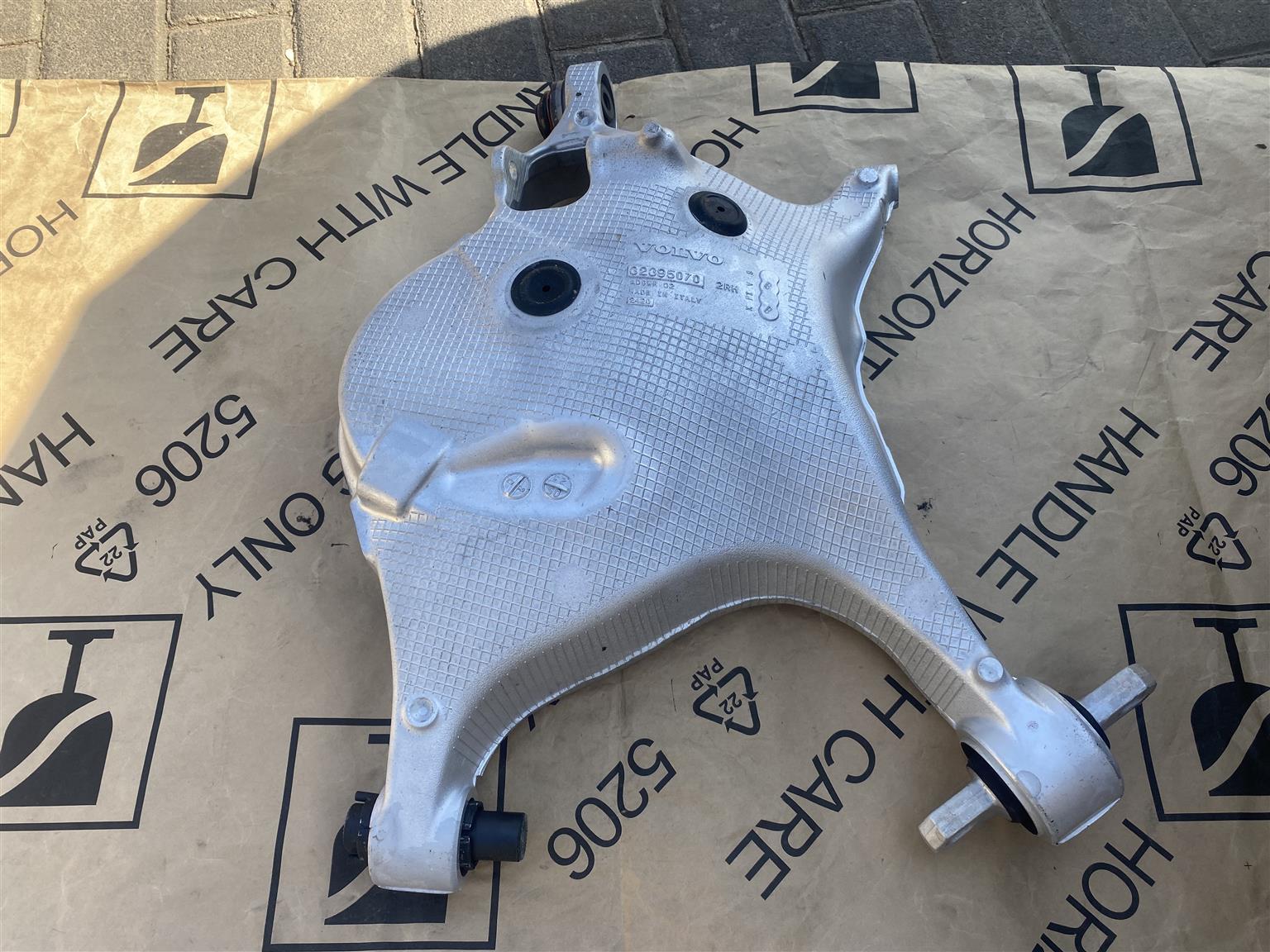2024 VOLVO XC60 RIGHT REAR LOWER CONTROL ARM FOR SALE. BRAND NEW
