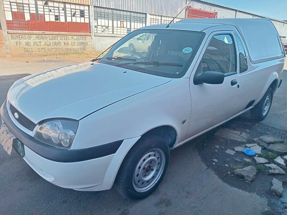 Ford Bantam 1.3 with Canopy Manual petrol