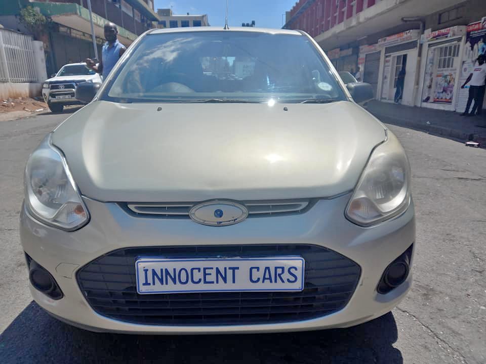 2014 FORD FIGO 1.4 PETROL HATCHBACK,  MANUAL TRANSMISSION, GREEN COLOUR