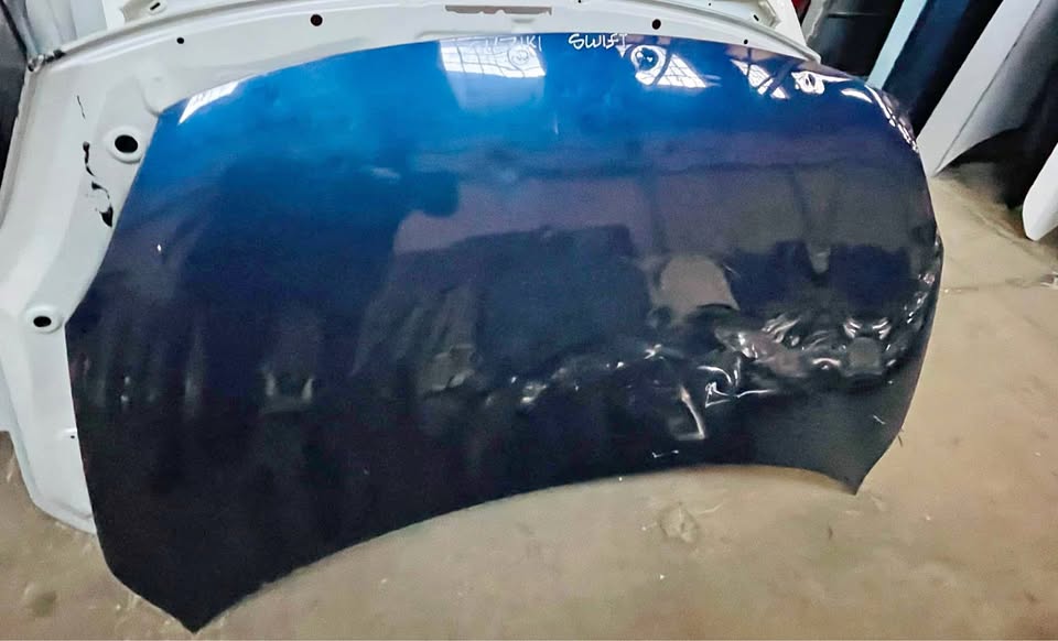 Suzuki Swift bonnet - Private Seller Suzuki Swift bonnet - Private Seller