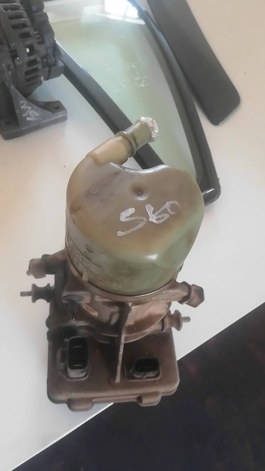 Volvo S60 electric steering pump - Private Seller