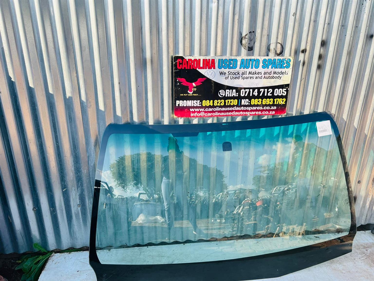 Toyota Hilux/Fortuner windscreen glass - Private Seller Toyota Hilux/Fortuner windscreen glass - Private Seller