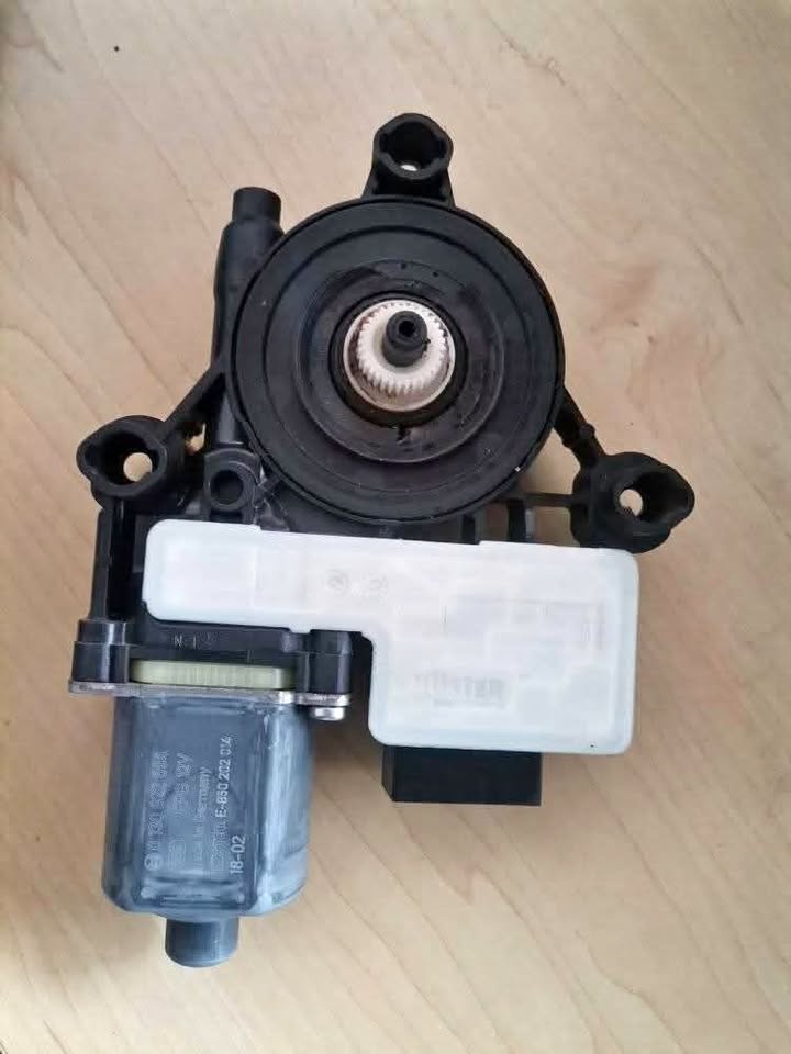 Vw Polo 9 Door Window Motor Right Side Back CALL - Private Seller Vw Polo 9 Door Window Motor Right Side Back CALL - Private Seller