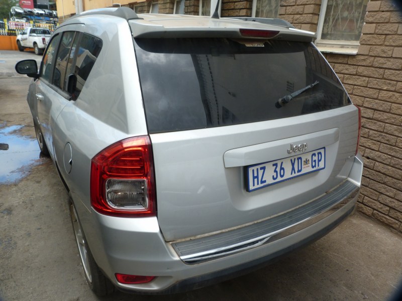 Jeep Compass 2.0 Petrol Manual - 2013 SPARES - Private Seller Jeep Compass 2.0 Petrol Manual - 2013 SPARES - Private Seller