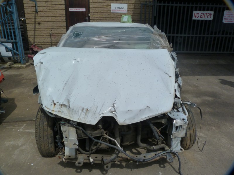 Renault Clio IV 900 TCe Authentique Manual White - 2018 STRIPPING FOR SPARES - Private Seller Renault Clio IV 900 TCe Authentique Manual White - 2018 STRIPPING FOR SPARES - Private Seller