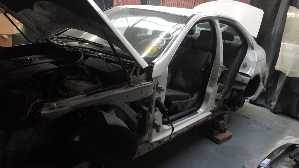 Mercedes Benz w204 2010  with 271952 engine and auto gearbox  Stripping for spares - Private Seller