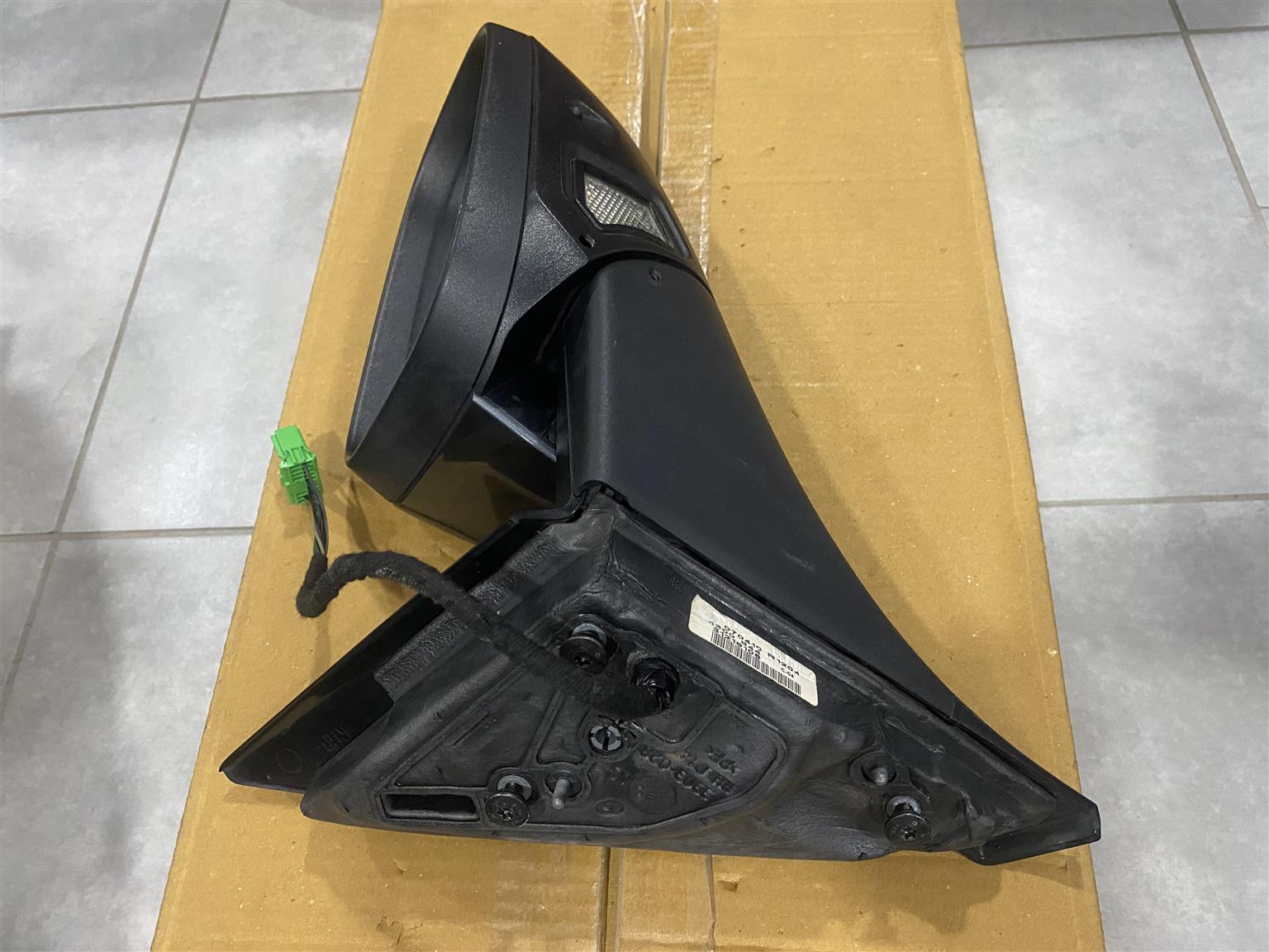 2013 VOLVO C30 ELECTRONIC AUTO-FOLD DOOR MIRROR RIGHT SIDE FOR SALE. - Private Seller 2013 VOLVO C30 ELECTRONIC AUTO-FOLD DOOR MIRROR RIGHT SIDE FOR SALE. - Private Seller