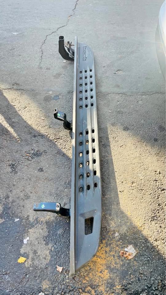 FORD RAPTOR SIDE STAP - Private Seller