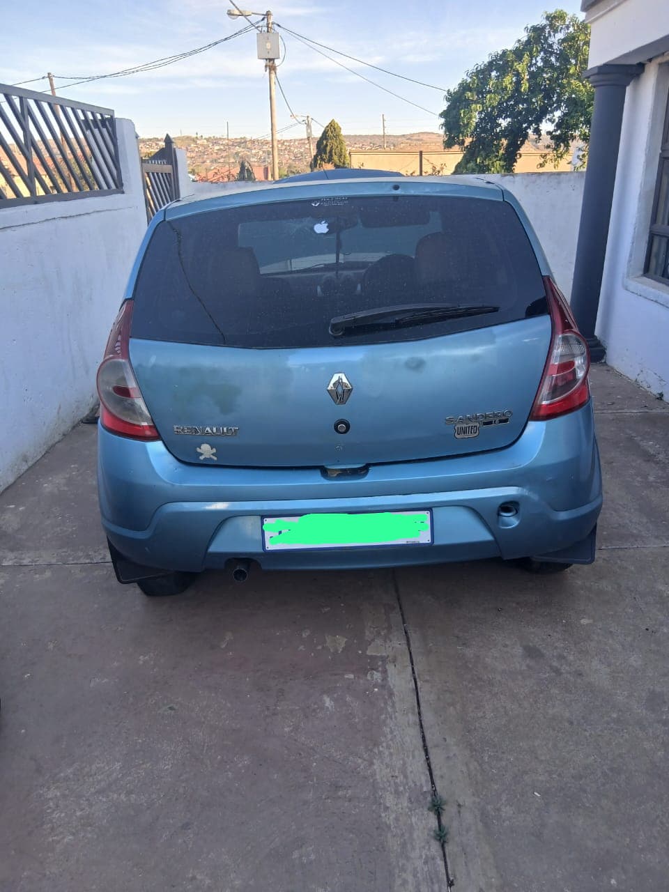 Renault Sandero 2011 1.6 stripping for spares - Private Seller Renault Sandero 2011 1.6 stripping for spares - Private Seller