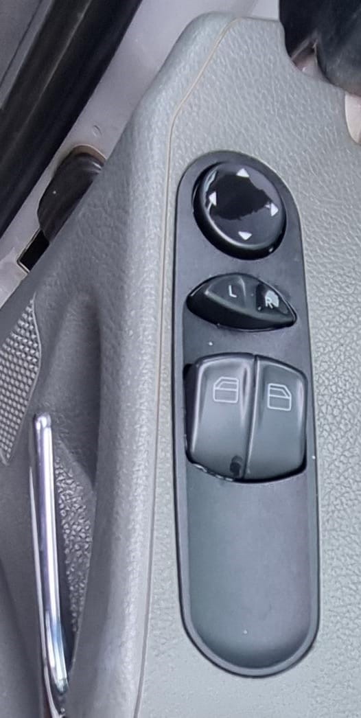 Mercedes Vito W639Used Window Switch - Private Seller Mercedes Vito W639Used Window Switch - Private Seller