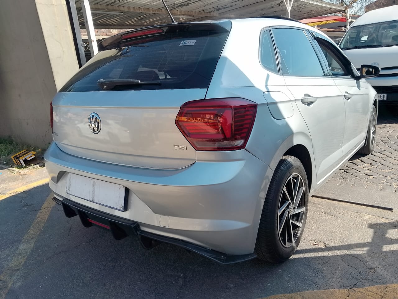 POLO 2018 HATCH