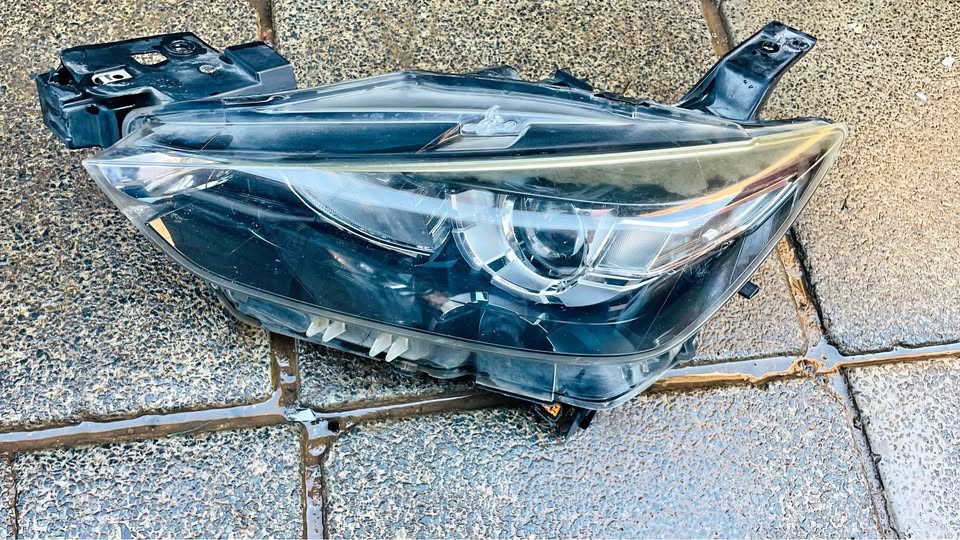 Mazda CX3 Headlight - Private Seller Mazda CX3 Headlight - Private Seller