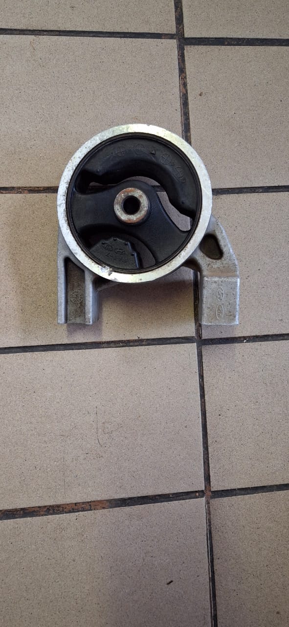 2009 KIA RIO ENGINE MOUNT TRANSMISSION FOR SALE IN GOOD CONDITION - Private Seller 2009 KIA RIO ENGINE MOUNT TRANSMISSION FOR SALE IN GOOD CONDITION - Private Seller