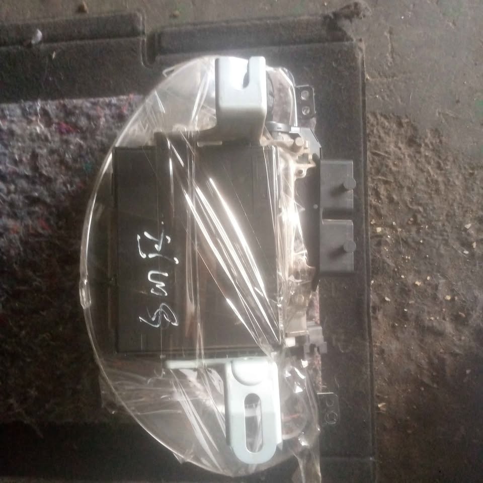 Suzuki swift auto lockset complete new shape - Private Seller