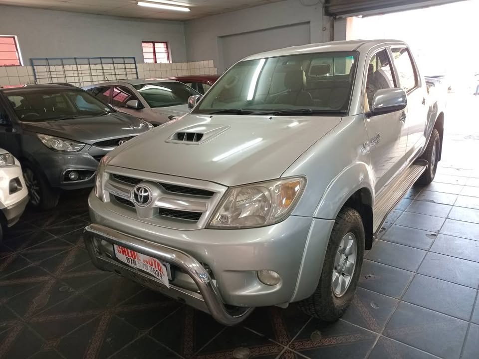 2008 Toyota Hilux 3.0 D-4D 4x2 Double Cab  Manual,Silver Color