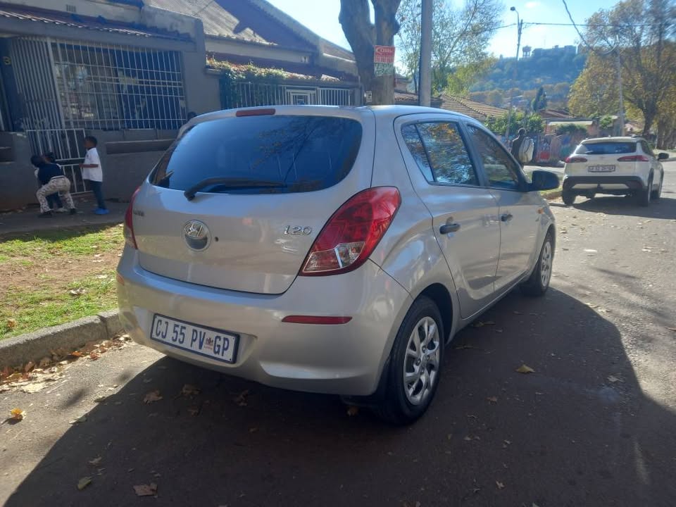 2013 Hyundai i20 1.2 Petrol, Manual, Silver,