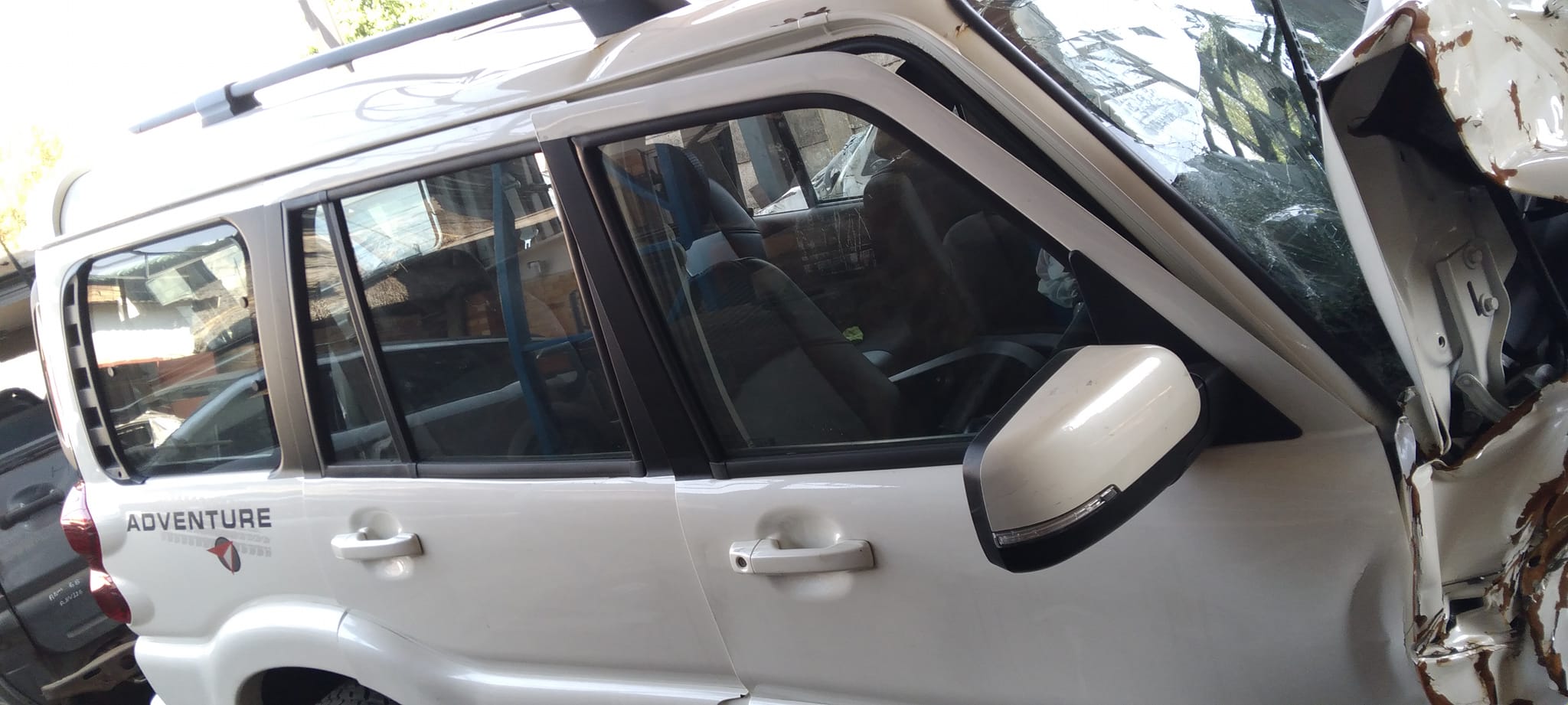 MAHINDRA 2.2 & 2.5 NEF DOORS. - Private Seller MAHINDRA 2.2 & 2.5 NEF DOORS. - Private Seller