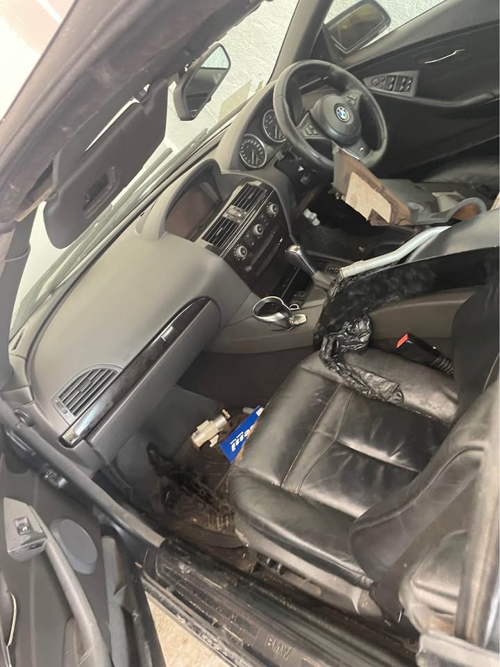 BMW 650ci soft top stripping for spares