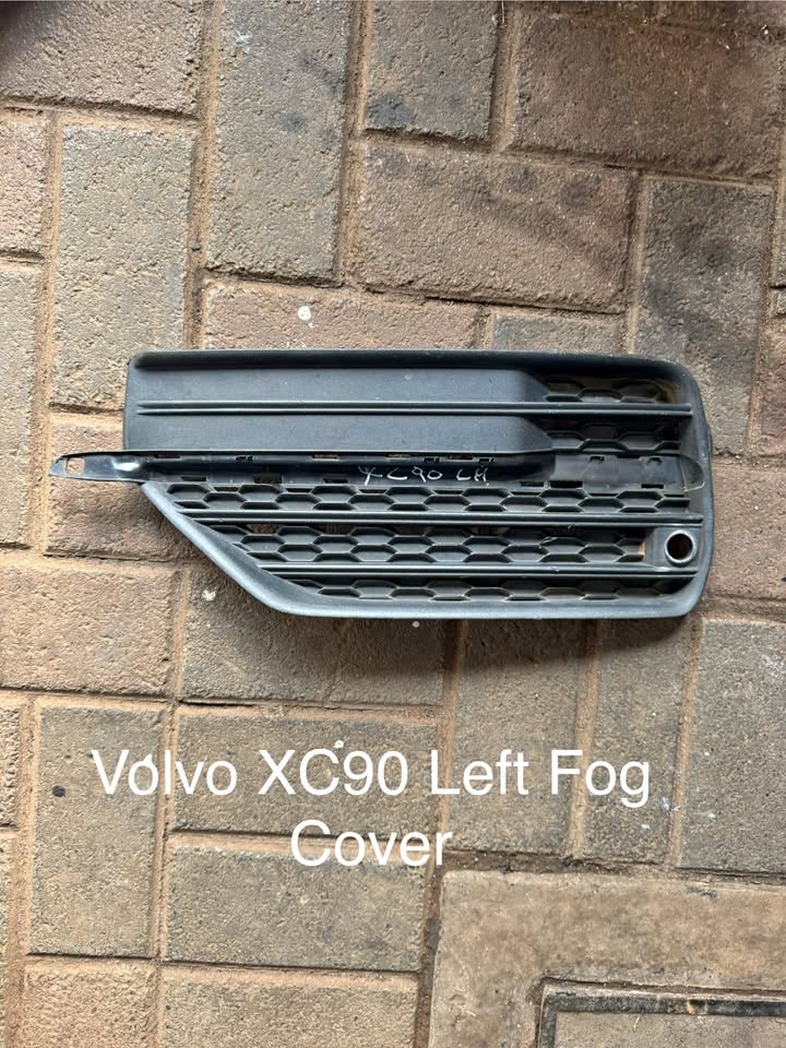 Volvo XC90 Left Fog Cover Grill - Private Seller Volvo XC90 Left Fog Cover Grill - Private Seller