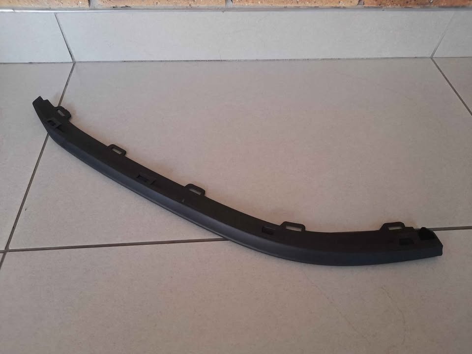 VW GOLF 7 GTI BRAND NEW FRONT BUMPERS CORNER SPOILERS FORSALE