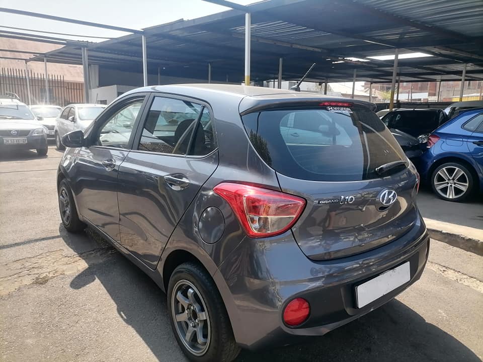 2018 Hyundai i10 1.2 Grand Service book