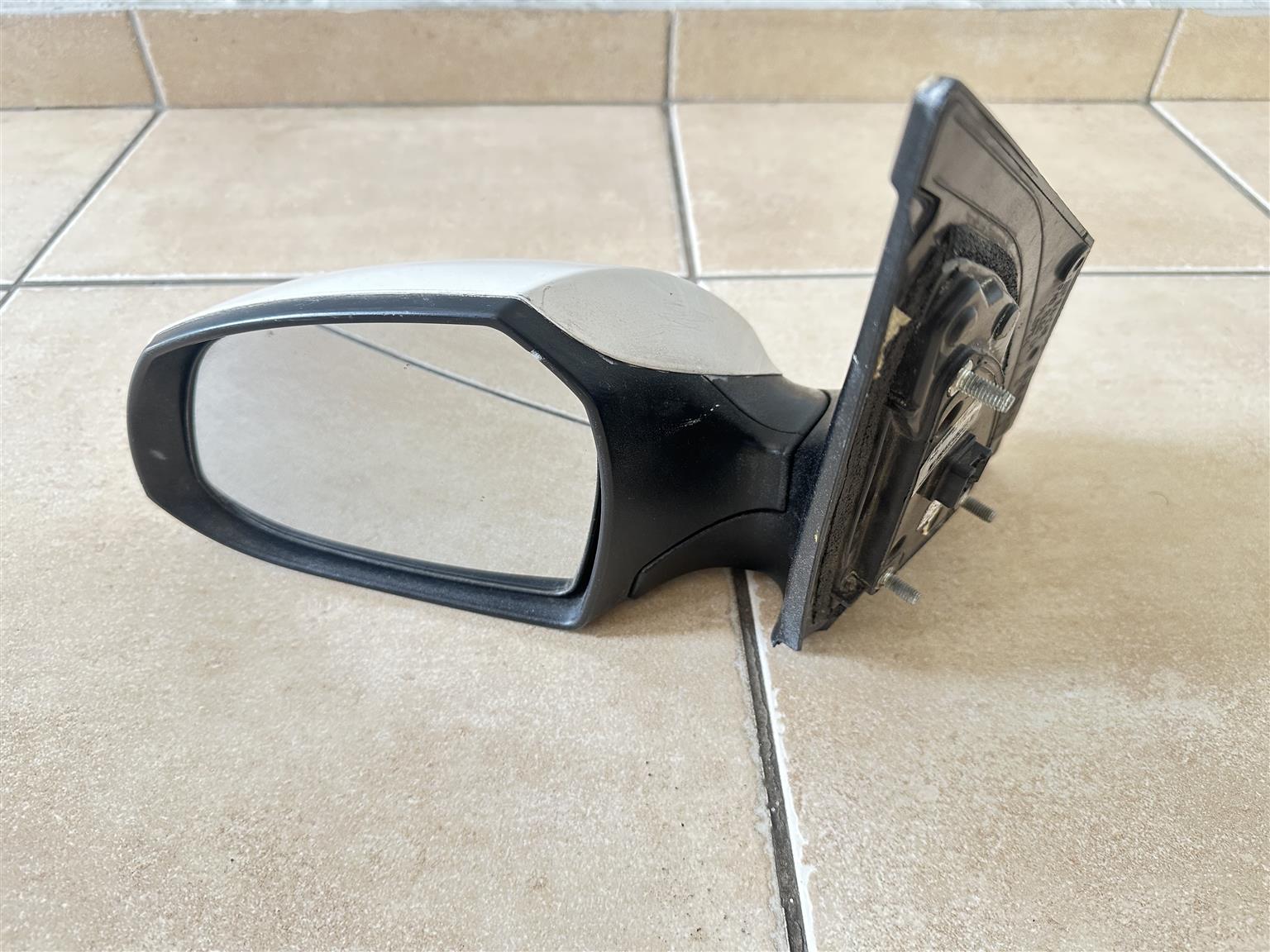 2018 Hyundai i10 grand Side View mirror - Private Seller 2018 Hyundai i10 grand Side View mirror - Private Seller