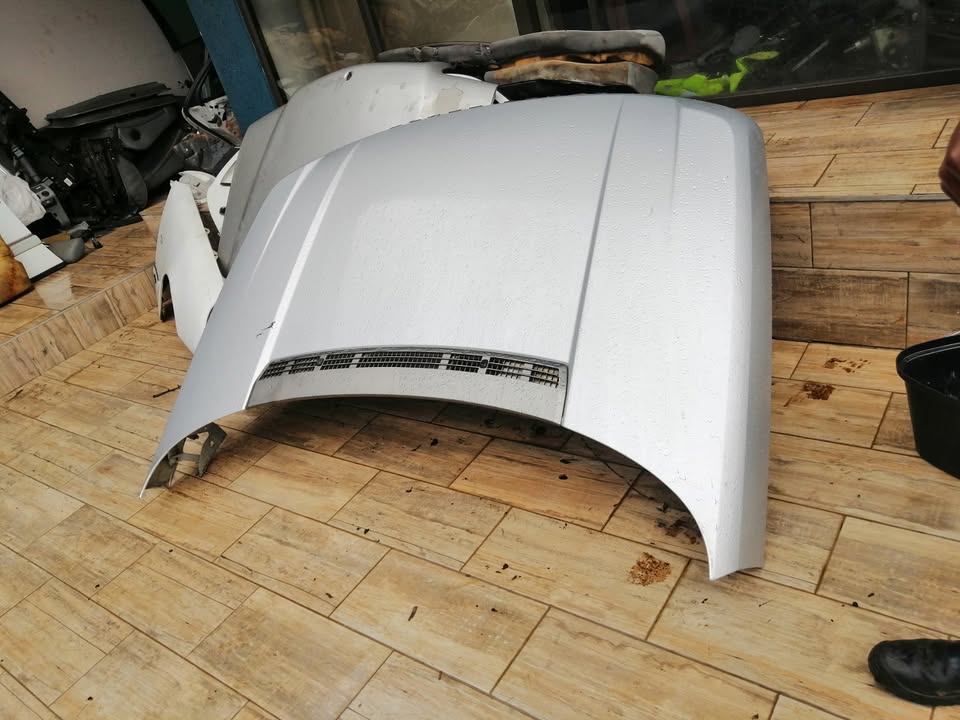 Range rover Vogue L322 (2008) Bonnet - Private Seller