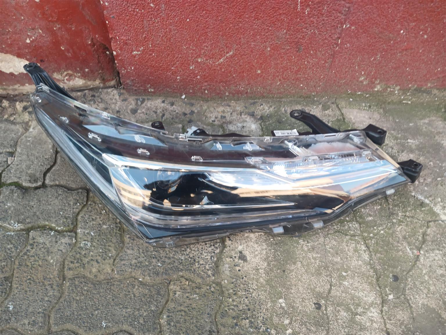 TOYOTA COROLLA PRESTIGE HEADLIGHT RIGHT SIDE FROM 2024-2026 MODEL - Private Seller TOYOTA COROLLA PRESTIGE HEADLIGHT RIGHT SIDE FROM 2024-2026 MODEL - Private Seller