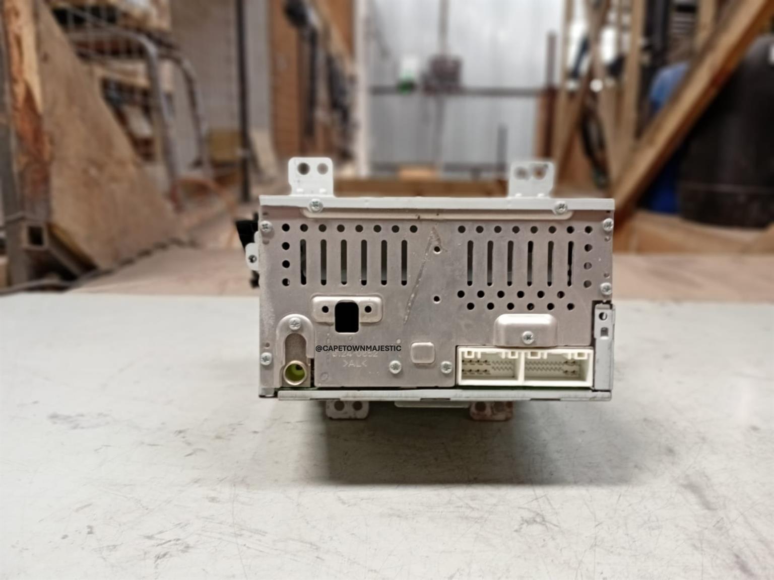 HYUNDAI IX35 SECONDHAN OEM RADIO HEAD UNIT FOR SALE - Private Seller HYUNDAI IX35 SECONDHAN OEM RADIO HEAD UNIT FOR SALE - Private Seller