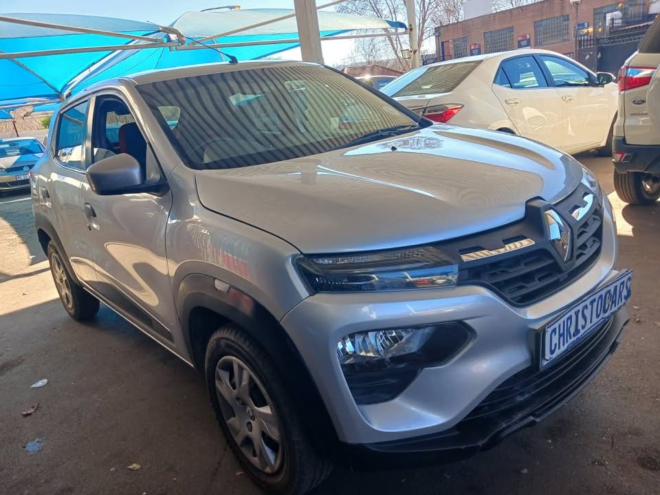 2020 Renault Kwid hatchback Manuel Transmission petrol 1.0 engine capacity mileage 92000km
